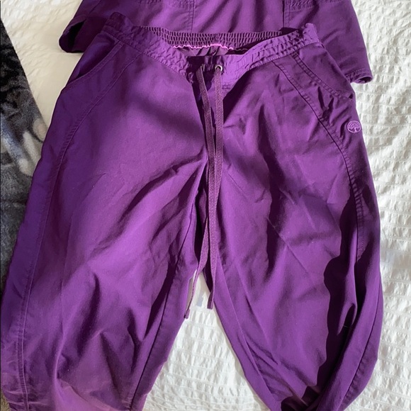 Purple label by healing hands scrubs - Picture 2 of 2